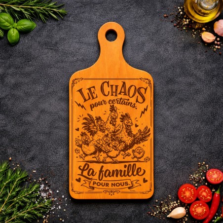 Planche bois “Le chaos pour certains, la famille pour nous” | Cadeau apéro | AuxSouhaits
